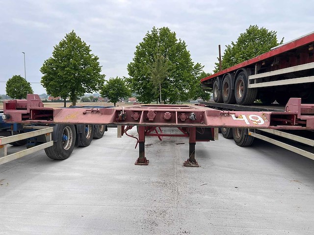 Renders - 2000 - multifunctioneel containerchassis - oplegger - afbeelding 9 van  13