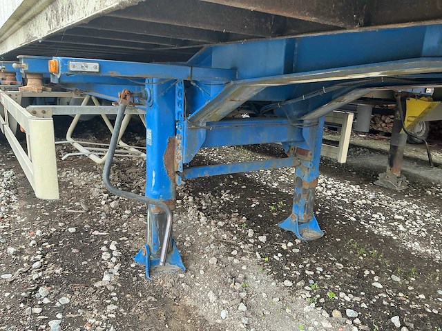 Renders roc12.27cc trailer met 40” container - afbeelding 32 van  33