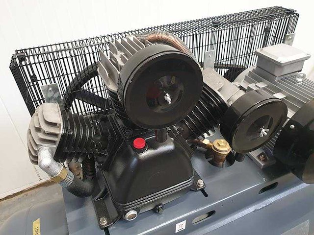 Renopower - bd7.5-270-12.5-t - luchtcompressor - afbeelding 1 van  3