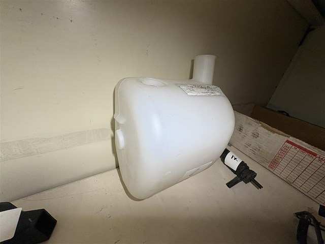 Reservoir ruitensproeier porsche 911 - afbeelding 3 van  3