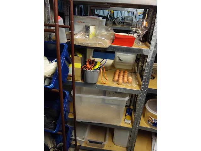 Rest inhoud bergruimte - afbeelding 12 van  19