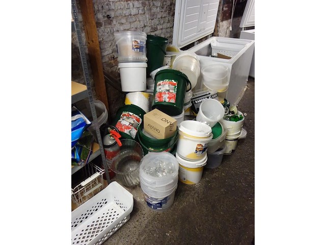 Rest inhoud bergruimte - afbeelding 14 van  19