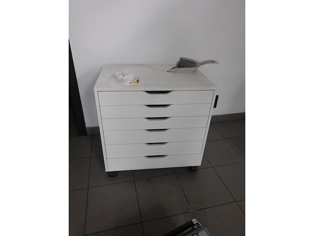 Rest inhoud bureau ruimte - afbeelding 2 van  10