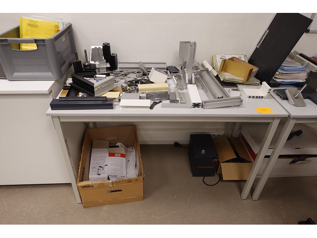 Rest inhoud bureau - afbeelding 3 van  7