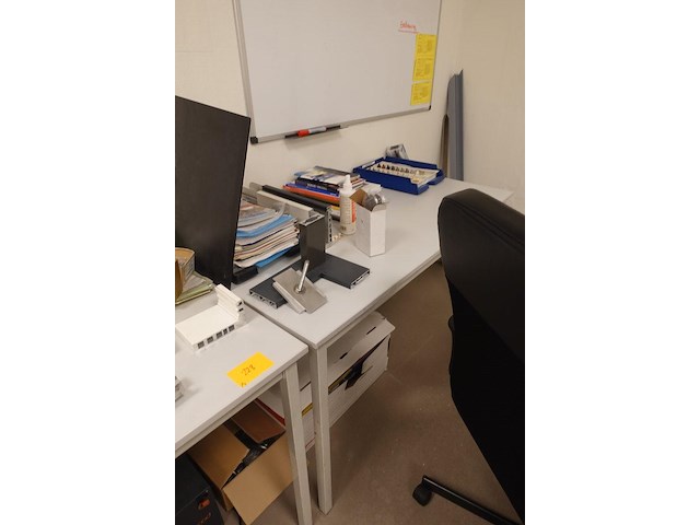 Rest inhoud bureau - afbeelding 5 van  7