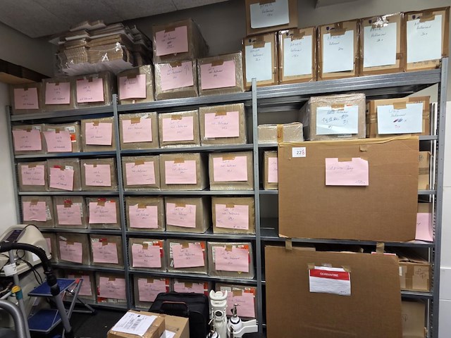 Rest inhoud kantoor en stock - afbeelding 26 van  62