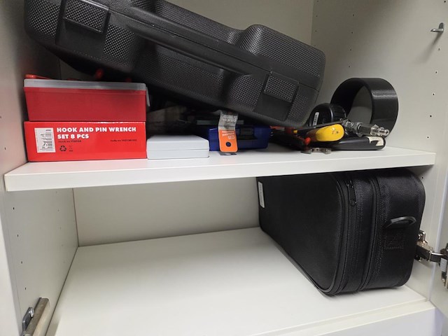 Rest inhoud kantoor en stock - afbeelding 18 van  62