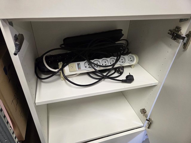 Rest inhoud kantoor en stock - afbeelding 61 van  62