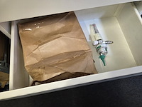 Rest inhoud kantoor en stock - afbeelding 39 van  62