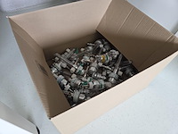 Rest inhoud kantoor en stock - afbeelding 25 van  62