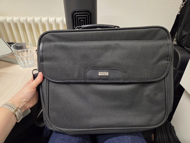 Rest inhoud kantoor en stock - afbeelding 23 van  62