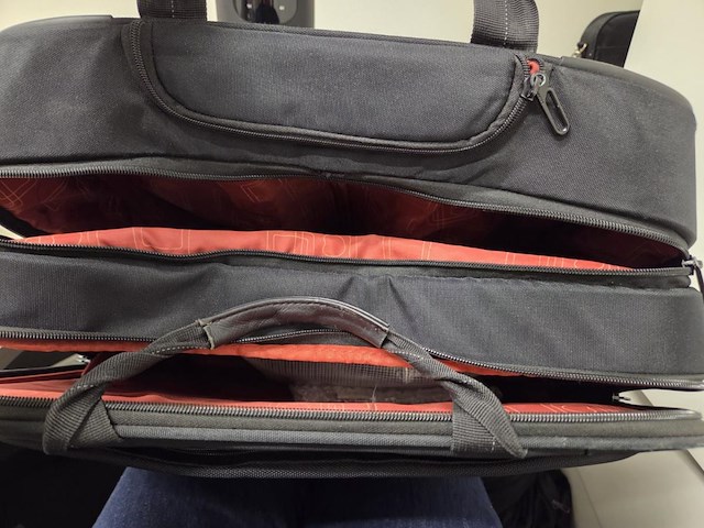 Rest inhoud kantoor en stock - afbeelding 37 van  62