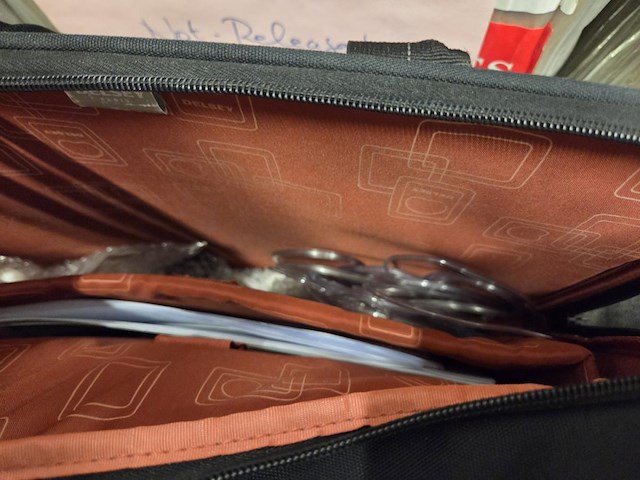 Rest inhoud kantoor en stock - afbeelding 54 van  62