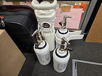 Rest inhoud kantoor en stock - afbeelding 13 van  62