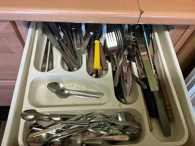 Rest inhoud keuken - afbeelding 21 van  25