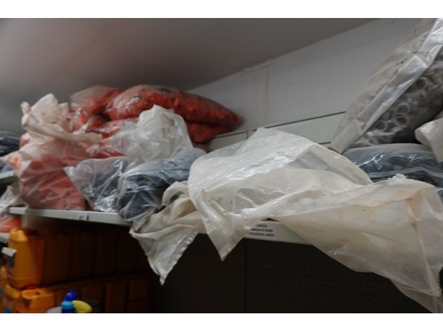 Rest inhoud rek - afbeelding 3 van  16