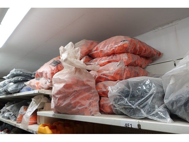 Rest inhoud rek - afbeelding 4 van  16