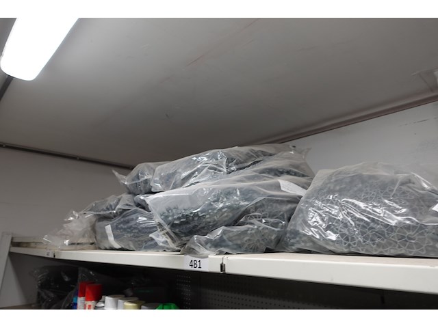 Rest inhoud rek - afbeelding 7 van  16