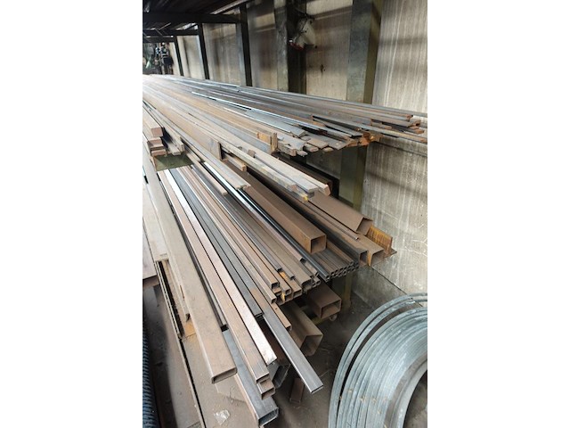 Rest inhoud ruimte atelier staal - afbeelding 7 van  40