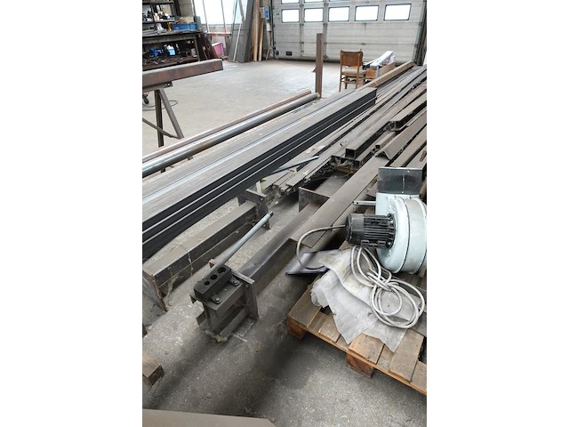 Rest inhoud ruimte atelier staal - afbeelding 13 van  40