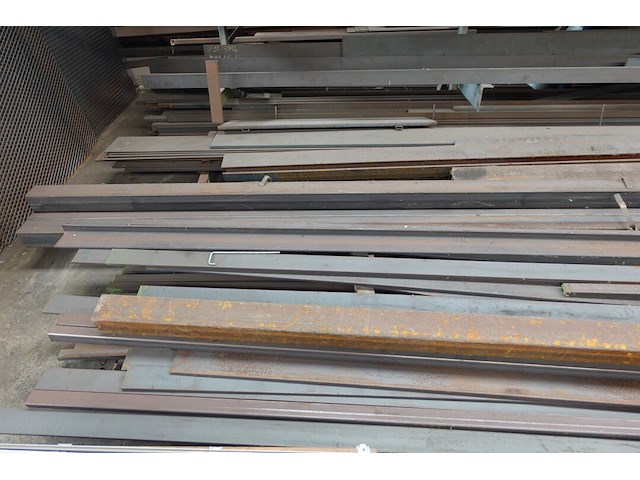 Rest inhoud ruimte atelier staal - afbeelding 12 van  40