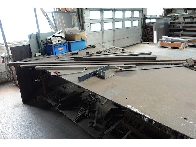 Rest inhoud ruimte atelier staal - afbeelding 33 van  40