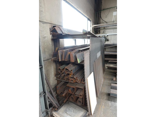 Rest inhoud ruimte atelier staal - afbeelding 34 van  40