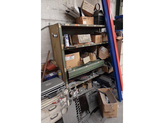 Rest inhoud ruimte atelier staal - afbeelding 4 van  15