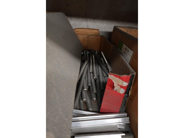 Rest inhoud ruimte atelier staal - afbeelding 5 van  15