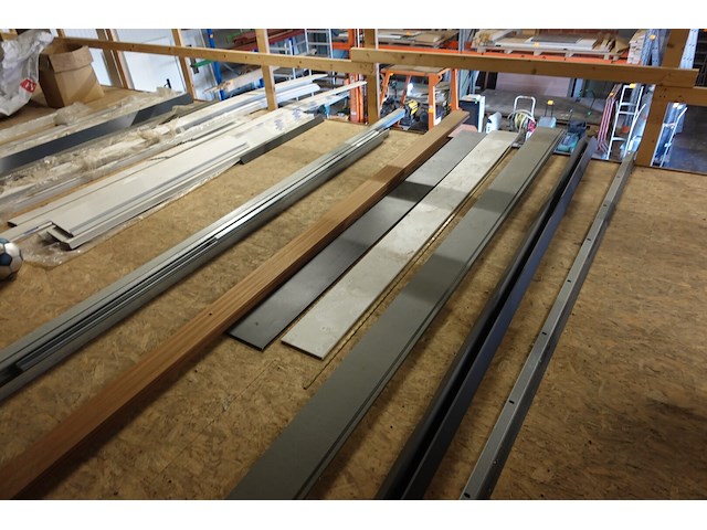 Rest inhoud zolder - afbeelding 4 van  8