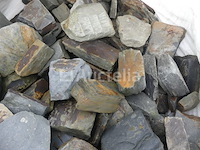 Restant van diverse stenen puin - afbeelding 2 van  7