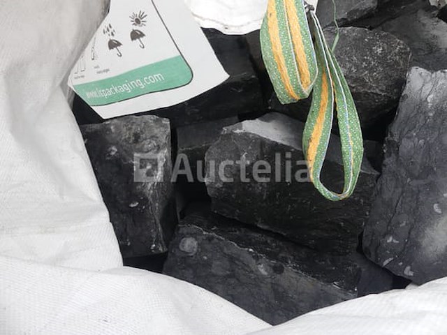 Restant van diverse stenen puin - afbeelding 7 van  7