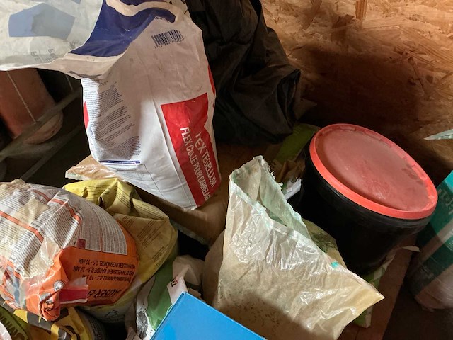 Restanten benodigdheden bouw. - afbeelding 2 van  14