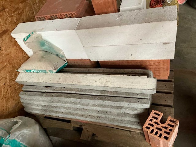 Restanten benodigdheden bouw. - afbeelding 4 van  14