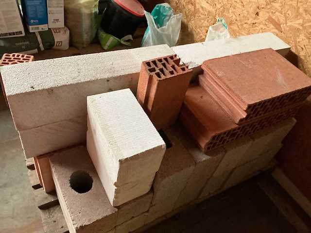 Restanten benodigdheden bouw. - afbeelding 5 van  14
