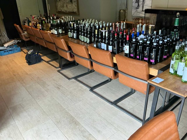 Restauranttafel met stoelen (3x) - afbeelding 4 van  6
