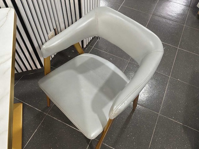 Restauranttafel + stoelen - afbeelding 1 van  1