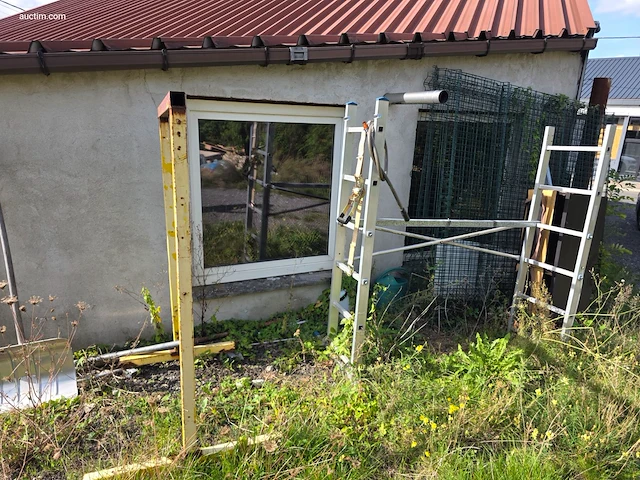 Resterende inhoud garage, buitenterrein en... - afbeelding 3 van  26