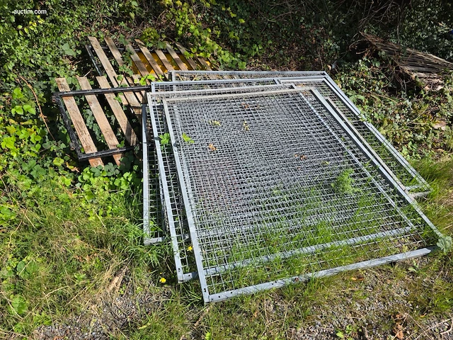 Resterende inhoud garage, buitenterrein en... - afbeelding 4 van  26