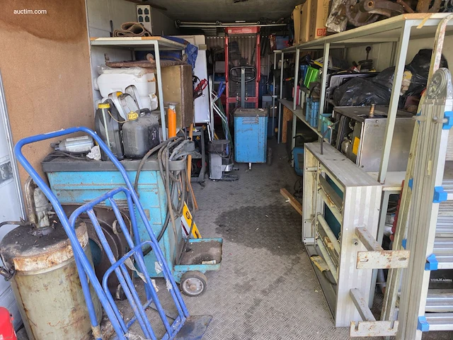 Resterende inhoud garage, buitenterrein en... - afbeelding 5 van  26