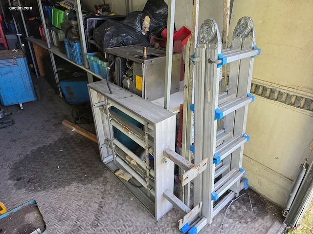 Resterende inhoud garage, buitenterrein en... - afbeelding 6 van  26