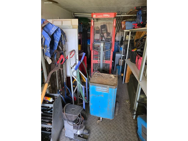 Resterende inhoud garage, buitenterrein en... - afbeelding 8 van  26