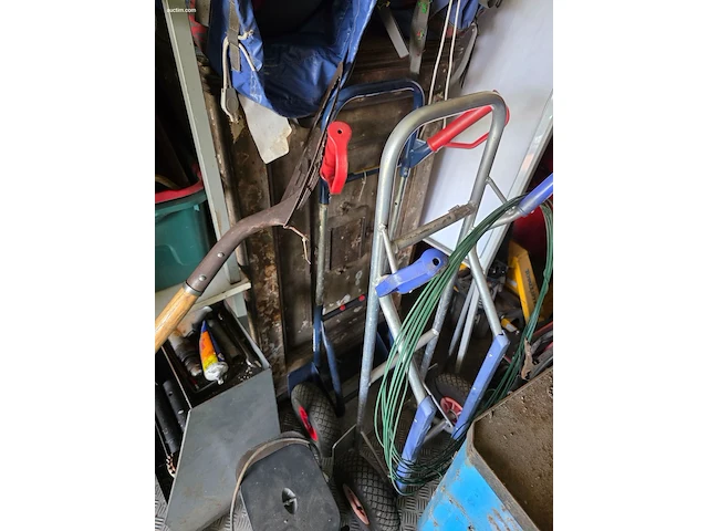 Resterende inhoud garage, buitenterrein en... - afbeelding 10 van  26