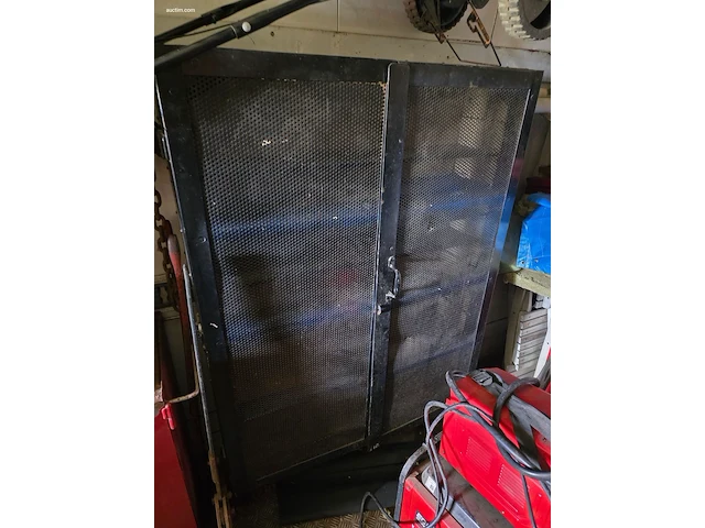 Resterende inhoud garage, buitenterrein en... - afbeelding 18 van  26
