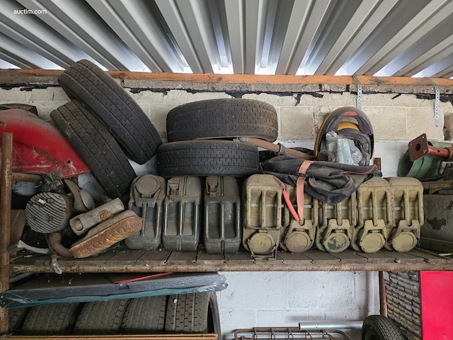 Resterende inhoud garage, buitenterrein en... - afbeelding 25 van  26