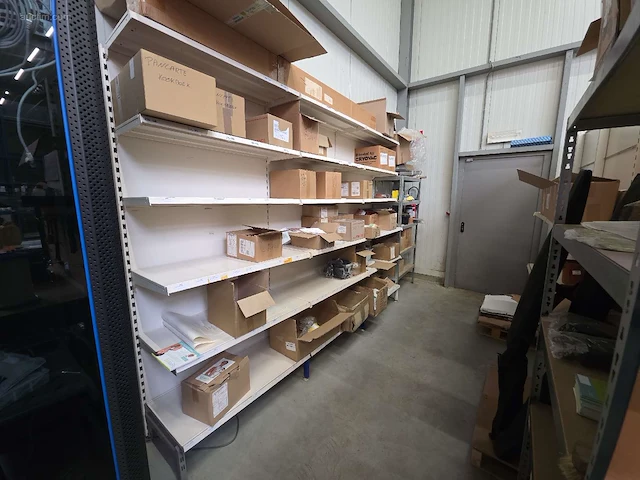 Resterende inhoud magazijn en kantoor nn - afbeelding 15 van  36