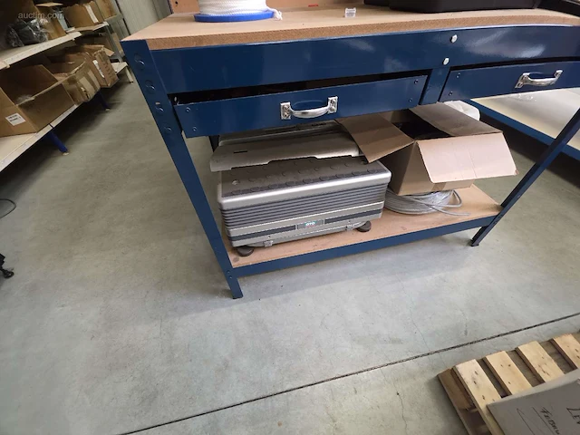 Resterende inhoud magazijn en kantoor nn - afbeelding 17 van  36