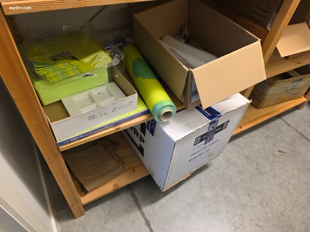 Resterende inhoud magazijn en kantoor nn - afbeelding 27 van  36