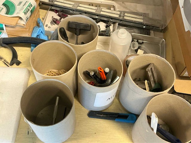 Resterende inhoud magazijn - afbeelding 14 van  23