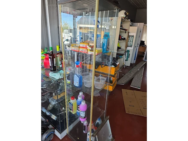 Resterende inhoud showroom en kantoor metabo,... - afbeelding 2 van  34